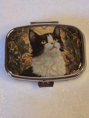 New Black and White Cat Pill Box - Decorative Pet Medicine Case
